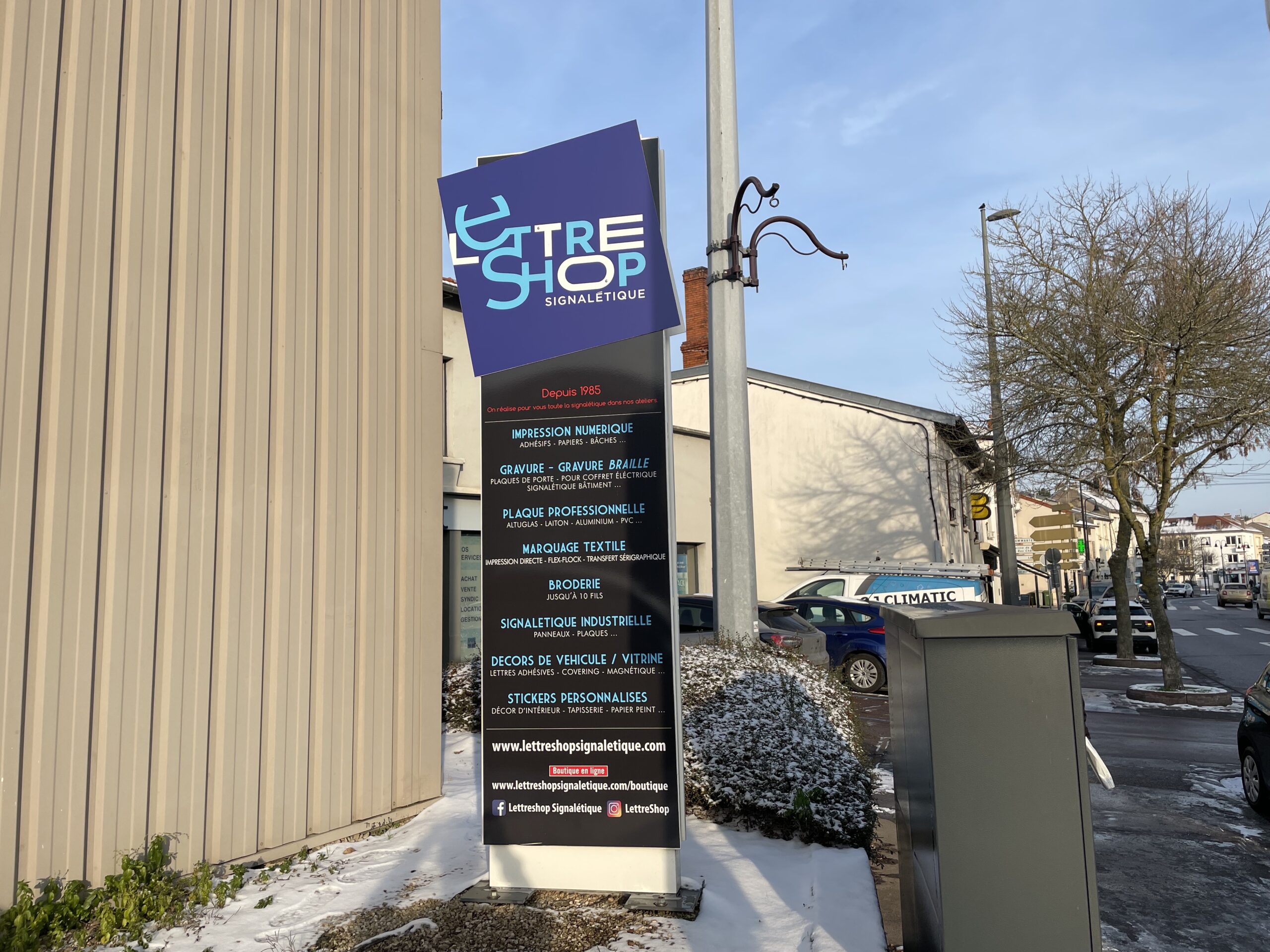 Totem signalétique